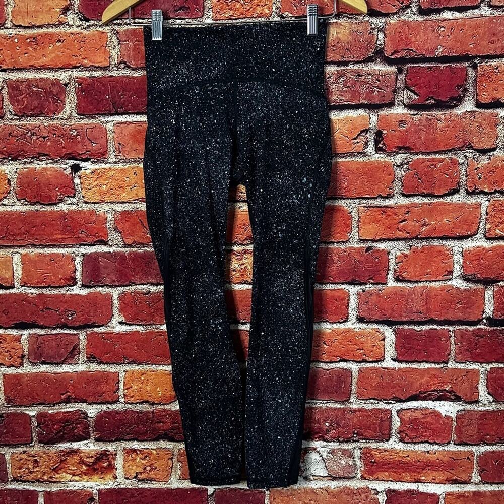 Lululemon leggings a size 4